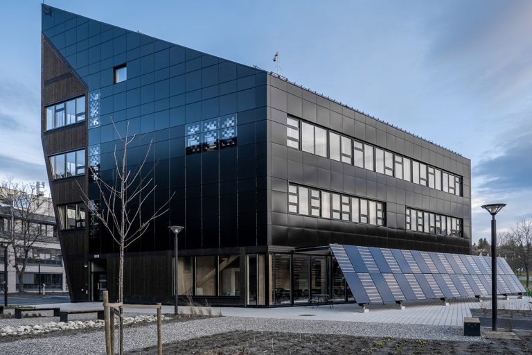 Best Solar Facade United States: 2026 Pillar Guide to BIPV