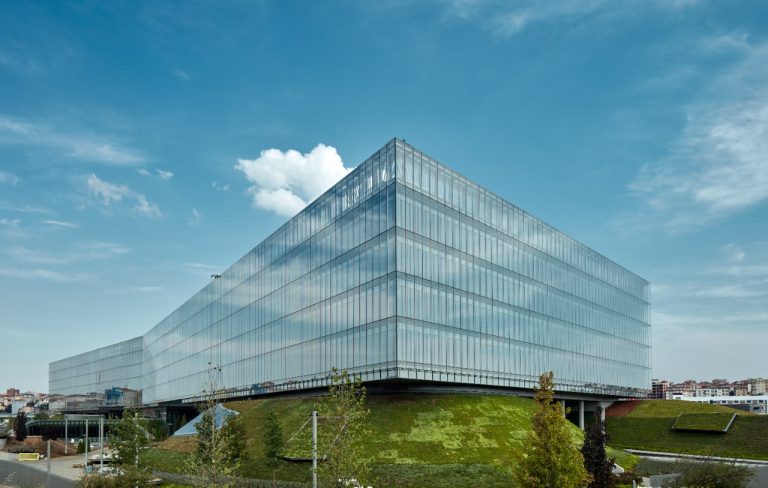 How to Manage Solar Facade Shading: 2026 Engineering Guide