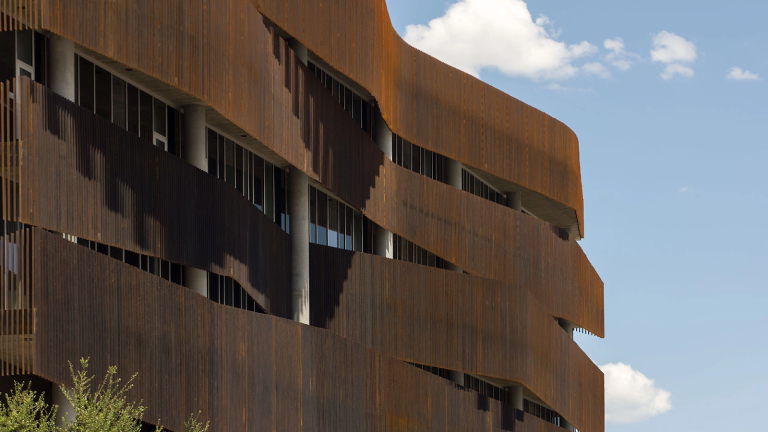 How to Reduce Energy Loss in Facades: The 2026 Engineering Guide